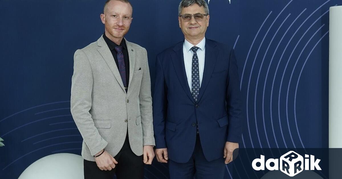 На 20 ти октомври председателят на БЛС д р Николай Брънзалов връчи