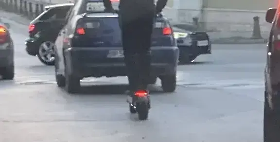 Стартира специализирана полицейска операция за контрол над водачите на индивидуални електрически превозни средства