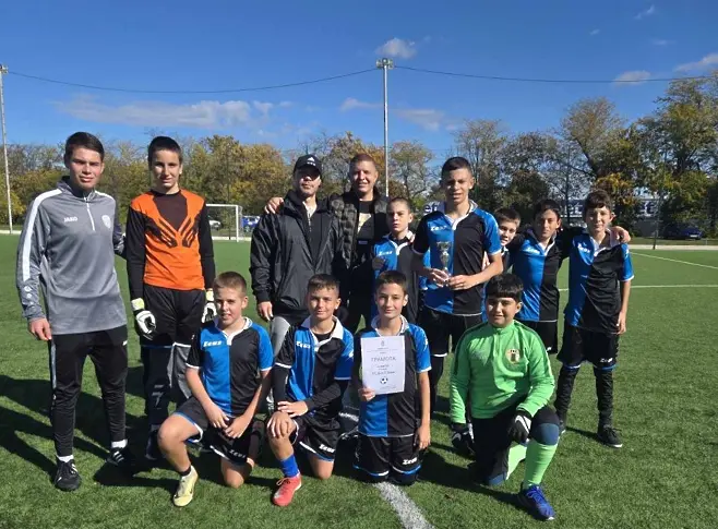 Ясни са победителите в общинския етап на Ученическите игри по футбол в Плевен за учебната 2025/2026 година
