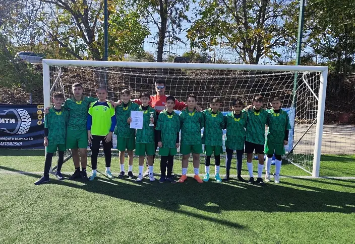  Ясни са спечелилите в общинския стадий на Ученическите игри по футбол в Плевен за образователната 2025/2026 година 