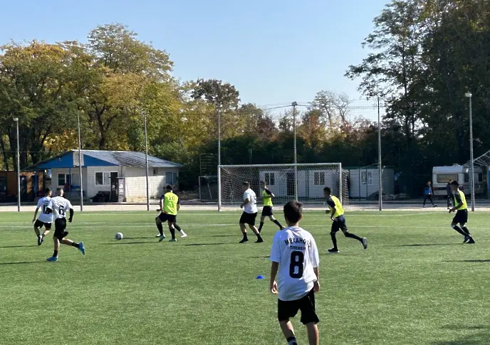 Ясни са победителите в общинския етап на Ученическите игри по футбол в Плевен за учебната 2025/2026 година