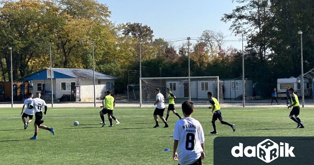 Общо 30 отбора от 20 училища от Плевен и общината