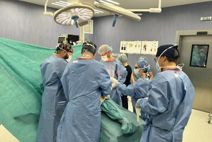 За първи път в България: Ортопеди в ,Сърце и Мозък‘ поставиха индивидуално изработена тазобедрена става