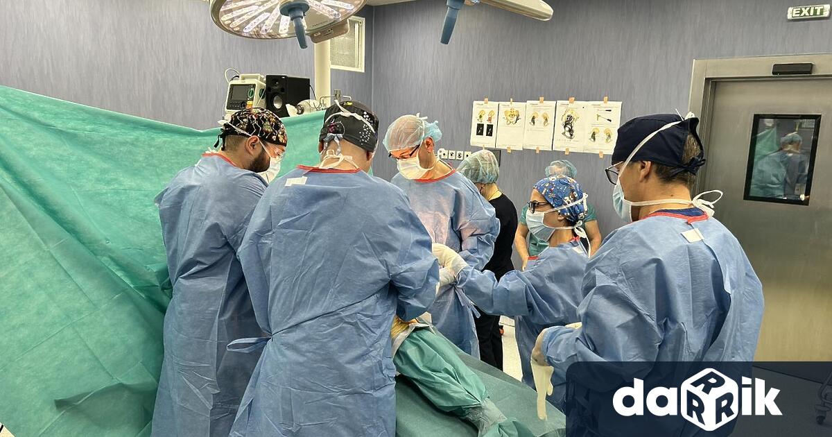 Ортопеди в Сърце и Мозък‘ поставиха първата индивидуално изработена тазобедрена