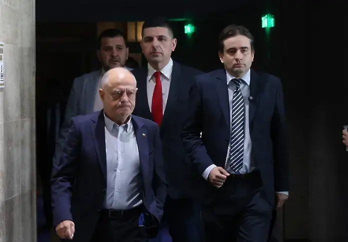 ПП-ДБ поискаха изслушване на премиера заради ситуацията с горивата