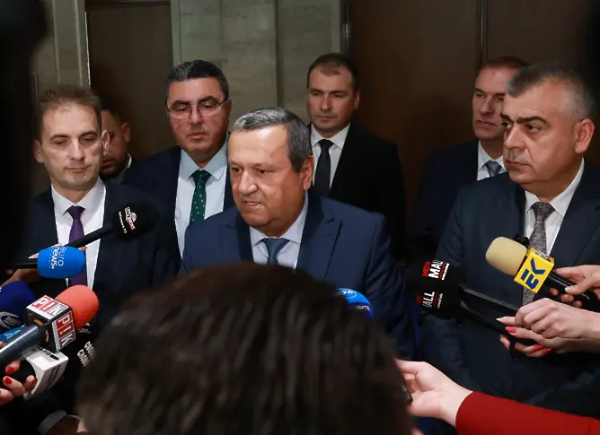 Управляващи и опозиция в остър спор за Бюджет 2026: „Единствен възможен“ или „удар по бизнеса“