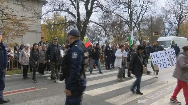 Протест срещу водната криза затвори главния път Велико Търново – Русе