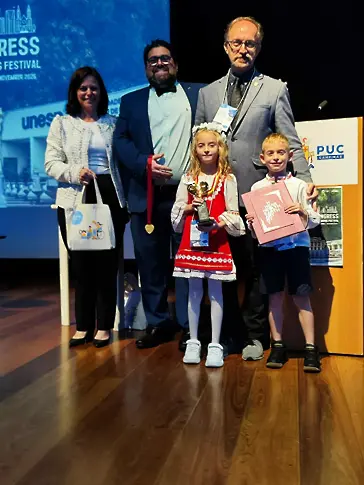  Златен трофей и Златен орден получи на Тържествена гала на IFPPP дребната художничка от арт школа „ Колорит “ Магдалена Стоянова 