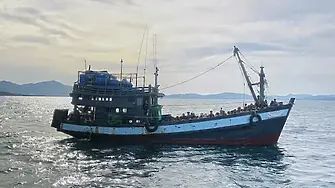 Лодка с мигранти потъна в морето между Малайзия и Тайланд, стотици са в неизвестност