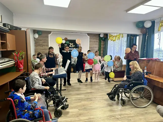 Дневен център „Зорница“ отбеляза 25 години от създаването си