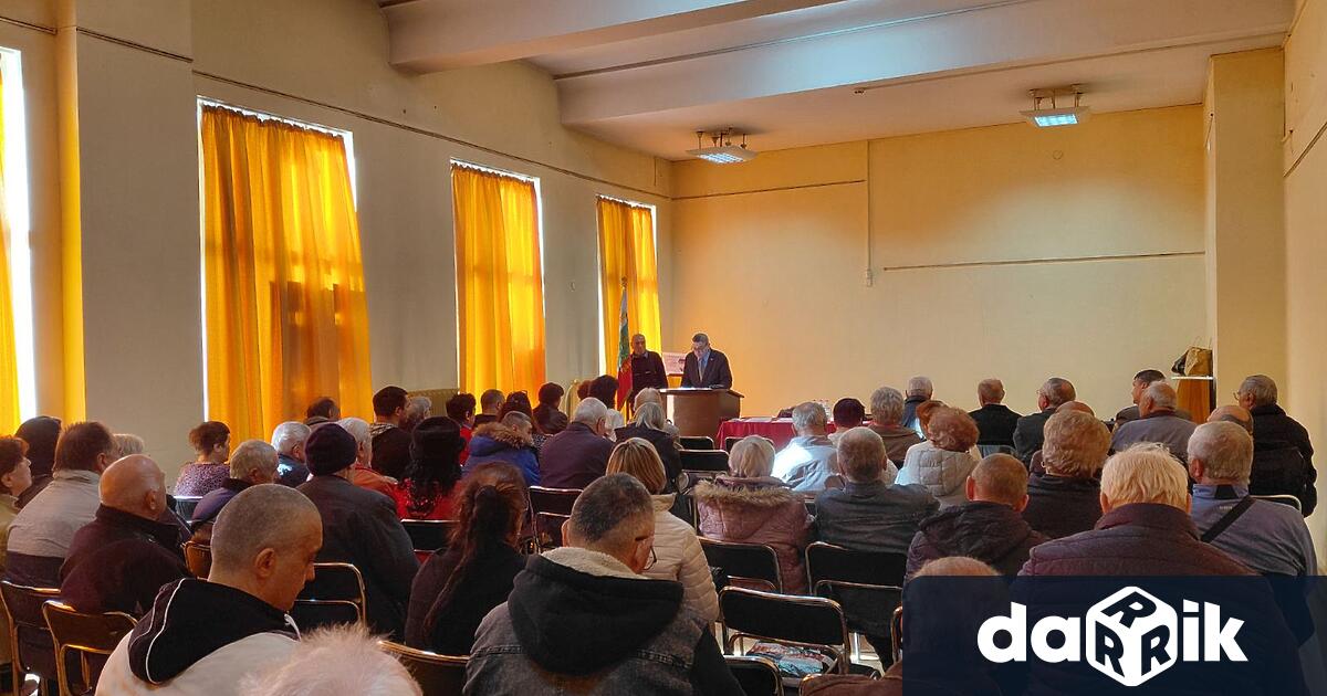 На 5 ти ноември в галерия Лира на Военен клуб град