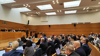 Строежът в двора на Хуманитарната, масово застрояване и „празен чек“ за градския транспорт – какво ще решат съветниците на Пловдив?