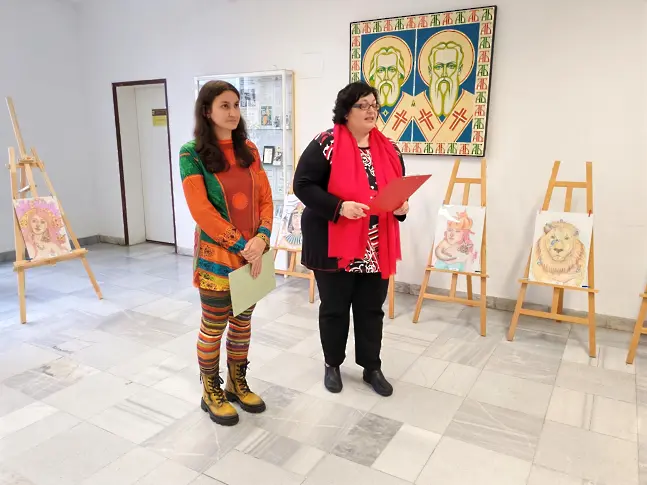 Камелия Цонкова подреди самостоятелна изложба живопис в Община Мездра