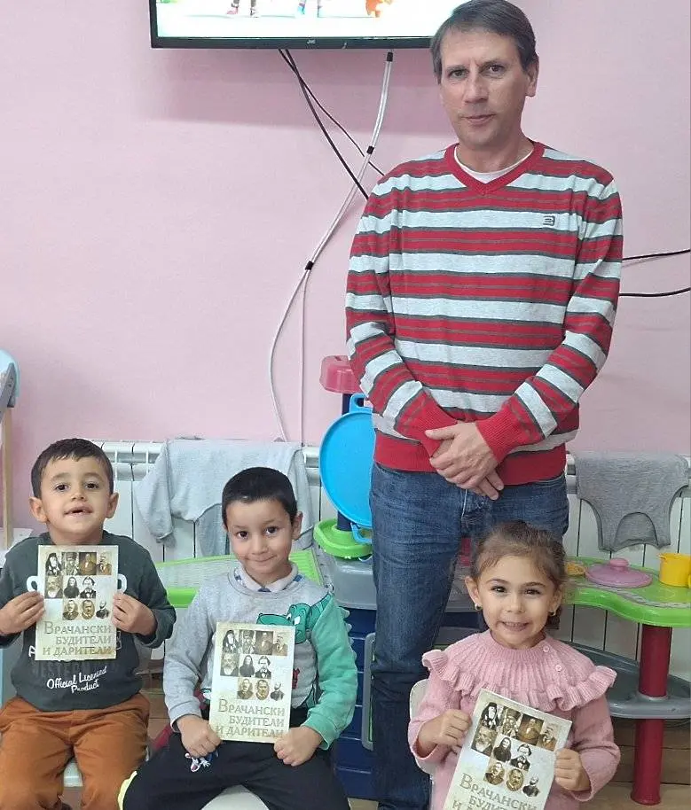 Общински фонд Култура Враца подари 2500 книги за врачанските будители и дарители на ученици от общината