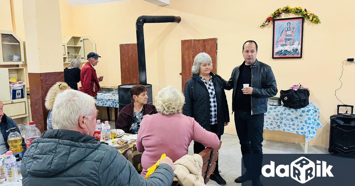 На християнския празник Архангеловден в село Мало Пещене беше осветен