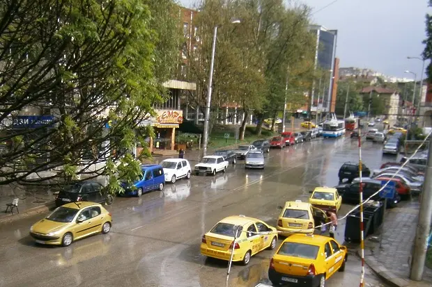 В неделя преди обед ще има значителна облачност, която около обед ще намалее