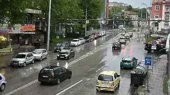 В събота времето ще бъде предимно облачно с валежи от дъжд
