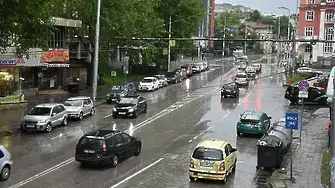 В петък времето ще бъде предимно облачно с валежи от дъжд