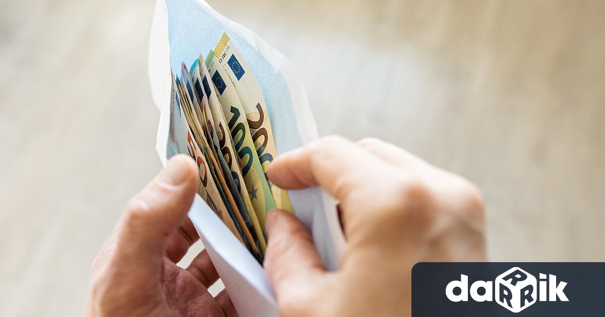 Служител от Държавен фонд Земеделие е задържан в момент на