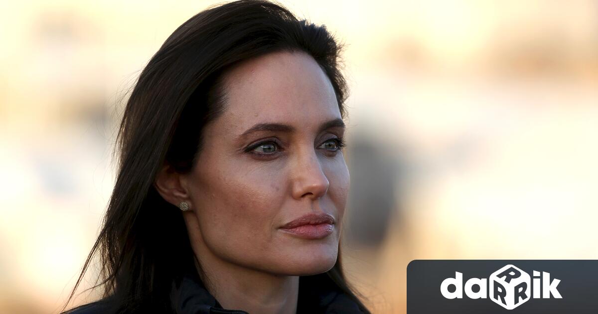 Холивудската актриса и хуманитаристка Анджелина Джоли направи смело посещение в