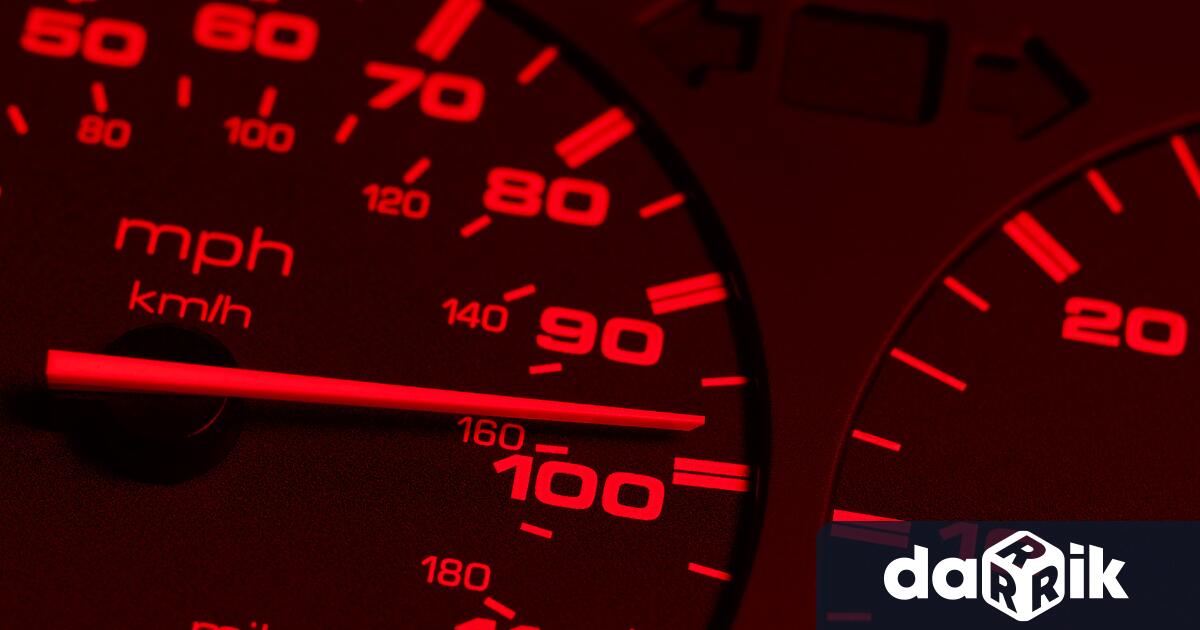 Шофьор се вряза в хора на пешеходна пътека във Франция