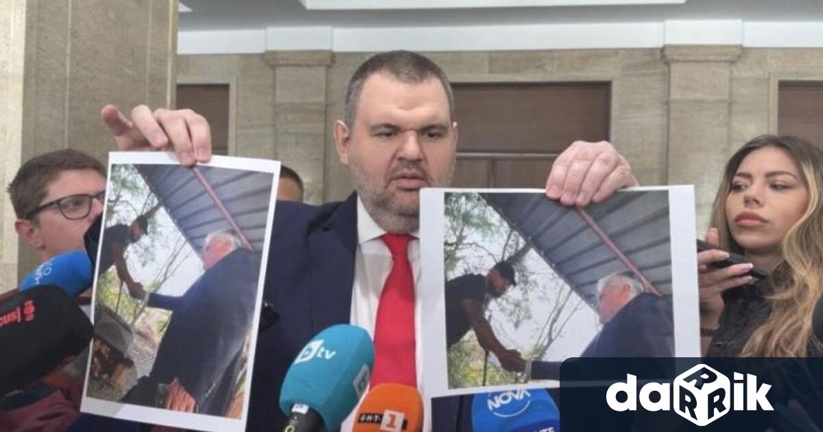 Лидерът на ДПС Ново начало Делян Пеевски показа нови снимки в