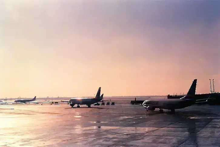 Подозрителен пакет с бял прах предизвика евакуация на военна база край Вашингтон