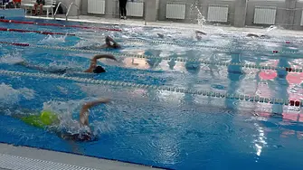 В Сливен реализират програма за безплатни тренировки по плуване за учениците 