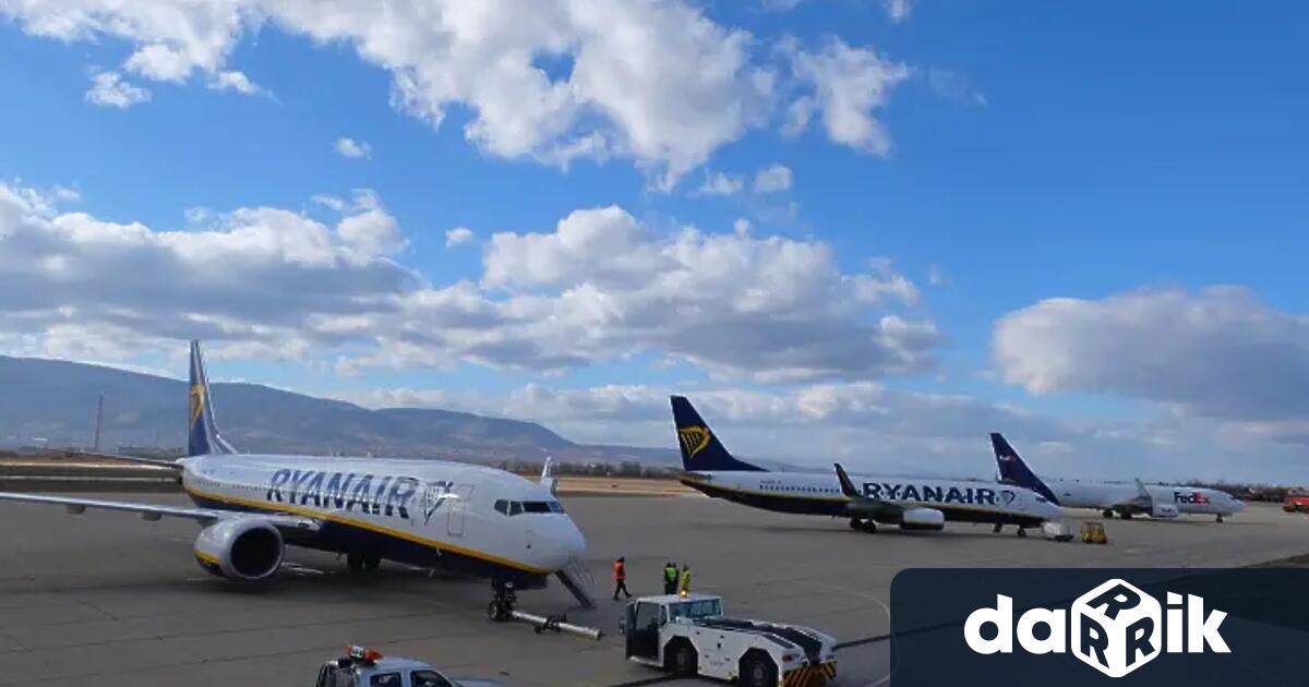 Над 2700 редовни пътнически полета са били анулирани по последни