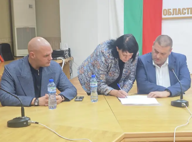 На среща в Плевен: Представиха напредъка по проектите за саниране на жилищни сгради в Северозападния район за планиране