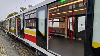 Първият от новите влакове на столичното метро вече пристигна в София (ВИДЕО)