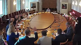 „Немски модел“ или „тайна комисия“ – как управляващи и опозиция видяха казуса с „Лукойл“