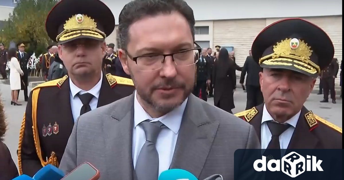 В навечерието на професионалния празник на полицията вътрешният министър отхвърли