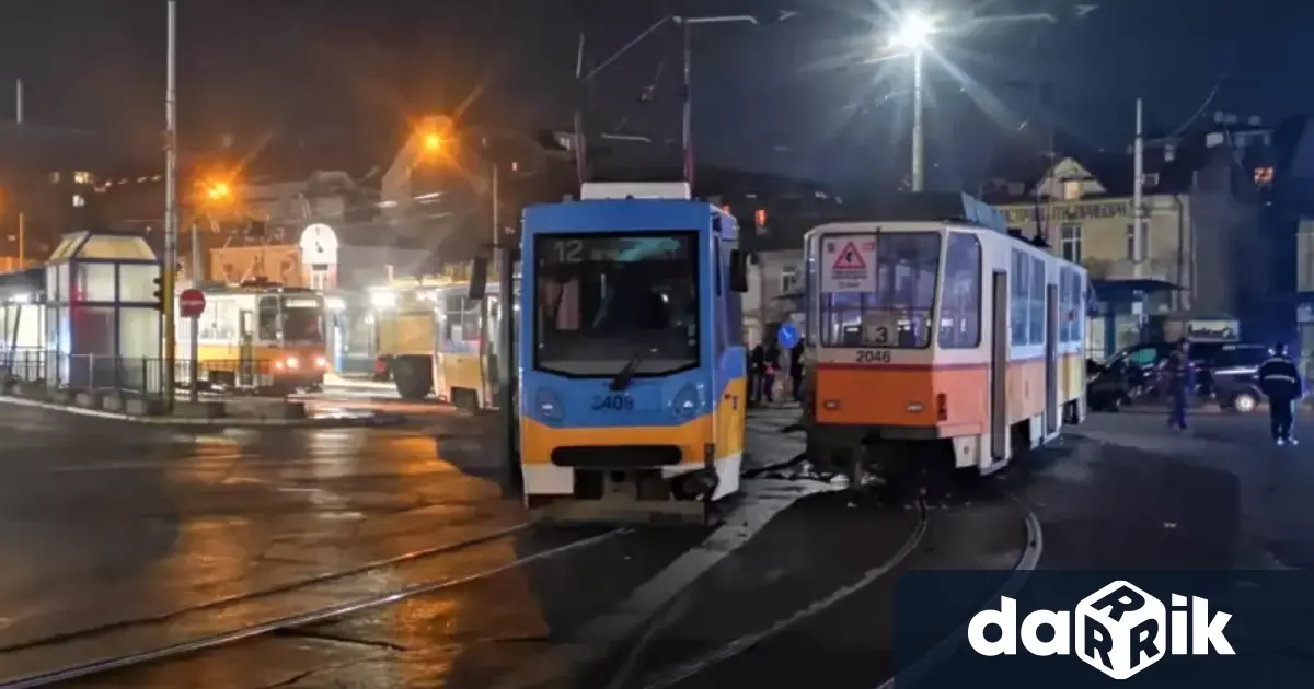 Два трамвая са дерайлирали в София късно снощи в района
