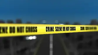 Мъж намушка 15 пъти съпругата си на улицата 