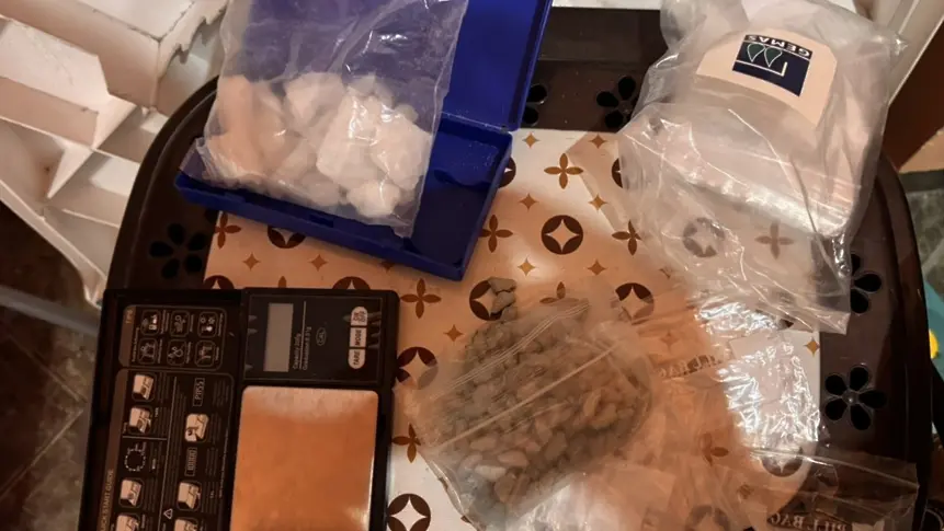 Задържаха шестима души за разпространение на наркотици