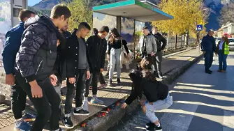 Младежки Червен кръст Тетевен под егидата на общината и ПГСЕУ-Тетевен отбелязаха Световния ден в памет на жертвите на ПТП