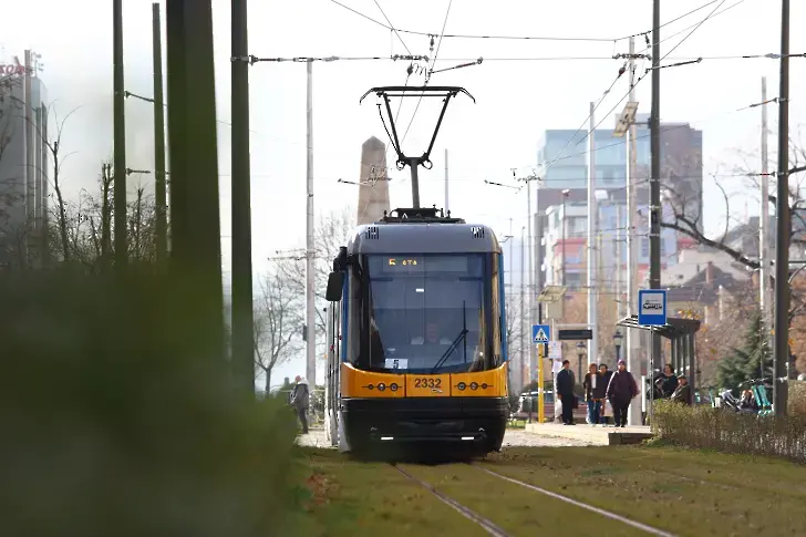 Трамвай блъсна 11-годишно дете в центъра на София