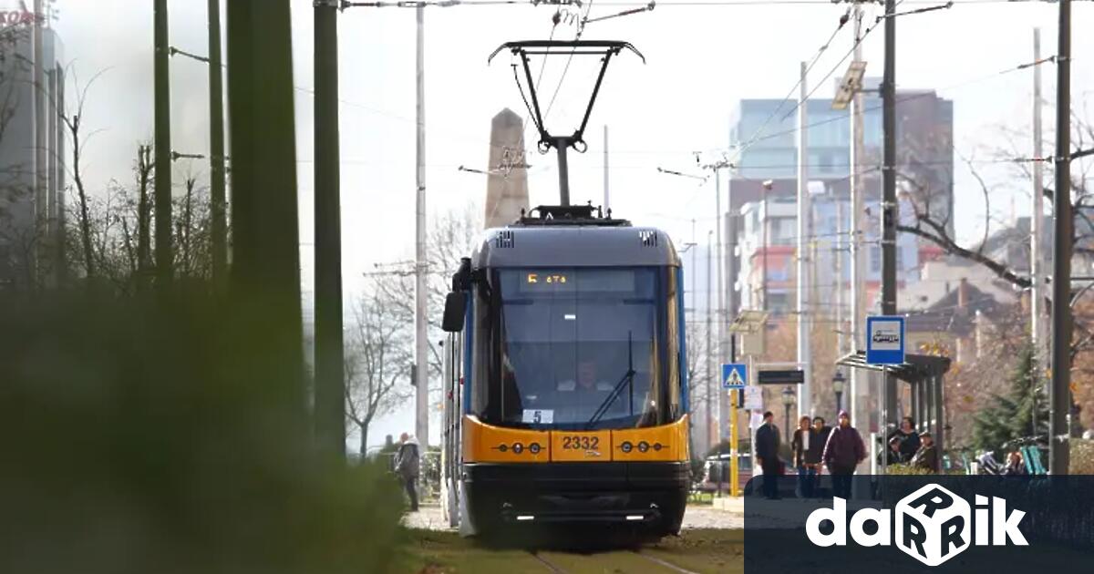 Момиче на 11 години е било блъснато от трамвай на