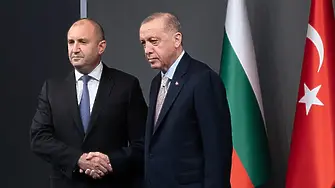 Радев и Ердоган заедно на трибуните в Бурса за мача Турция – България