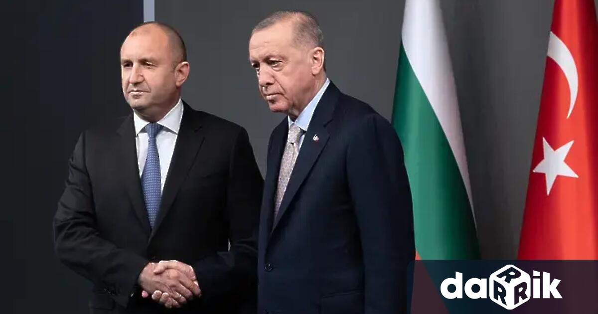 Президентът на България Румен Радев няма да присъства на футболната