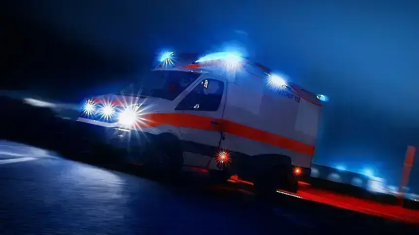 Автобус се вряза в спирка, има жертви, 6 са ранени