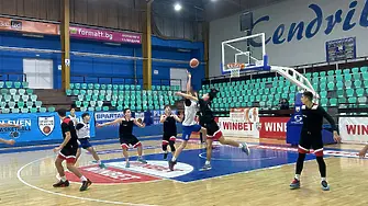 Започнаха срещите по баскетбол от общинския кръг на Ученическите игри в Плевен