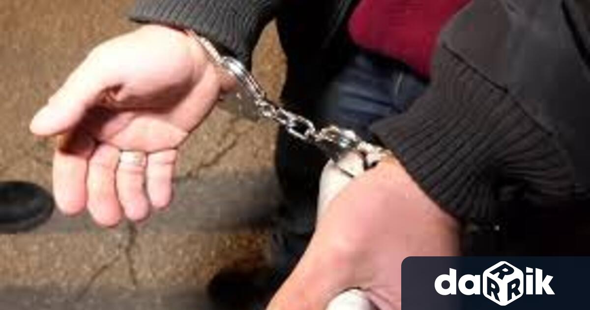 На 13 ноември в условията на неотложност криминалисти извършили претърсване