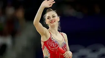 Златно и добро момиче - Боряна Калейн намерила портфейл с много пари и го занесла в полицията