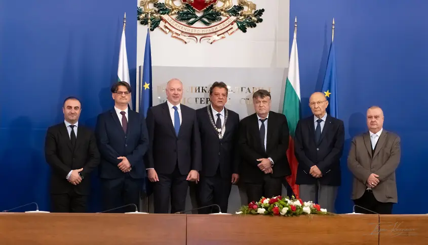 Премиерът Росен Желязков връчи държавната награда „Св. Паисий Хилендарски“ на проф. Христо Йоцов