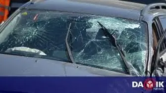 Задържаха мъж, счупил стъклата на паркиран автомобил