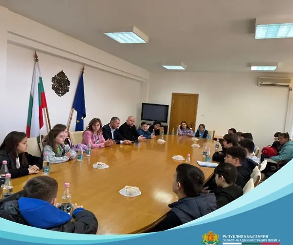 Ученици от Основно училище „Цветан Спасов“ посетиха Областна администрация – Плевен