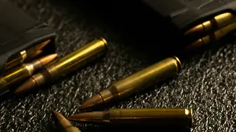 Откриха оръжия и боеприпаси в дома на 84-годишен мъж в Казанлък