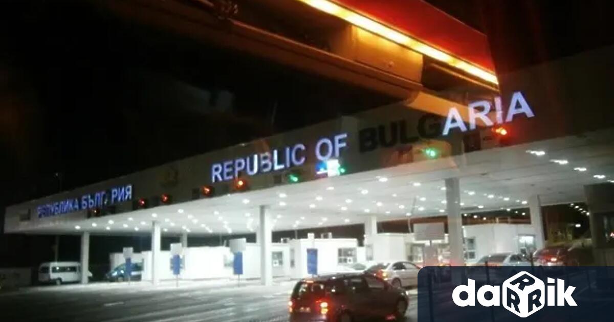 Двама митничари са задържани за корупция на ГКПП Калотина научи